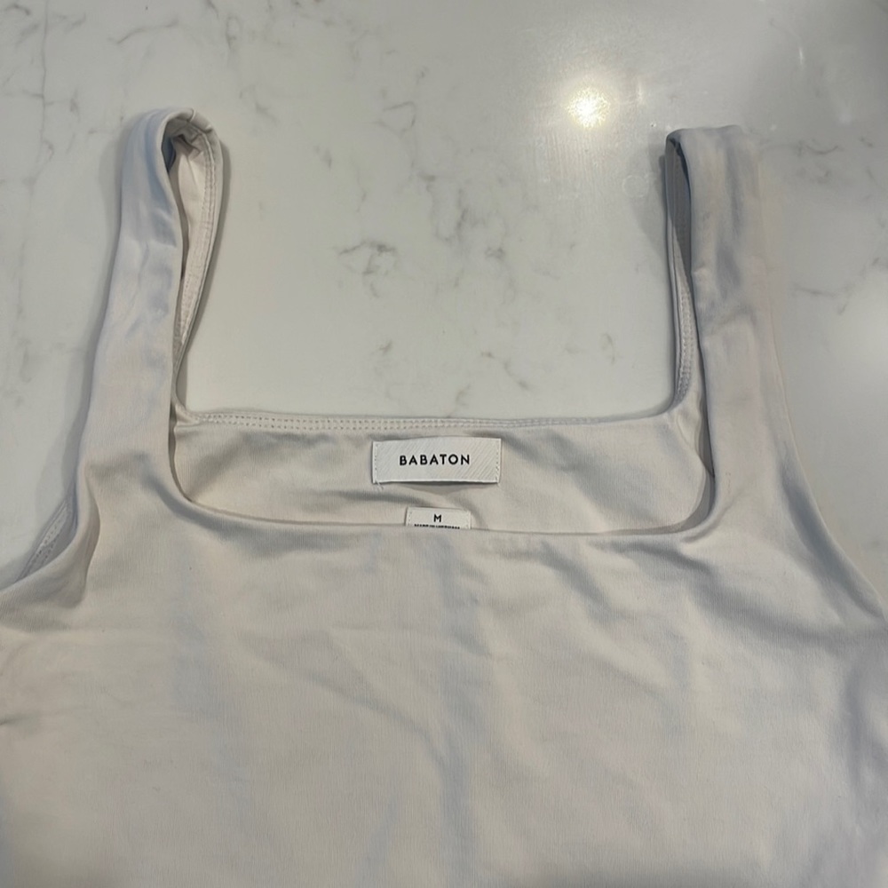 Aritzia babaron contour tank body suit. Off white. Médium.